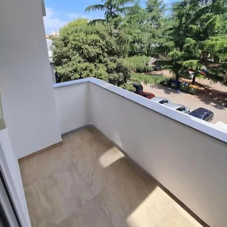 Apartament Mira Zadar-spacious 3-bedroom Near & Old Town Zadar